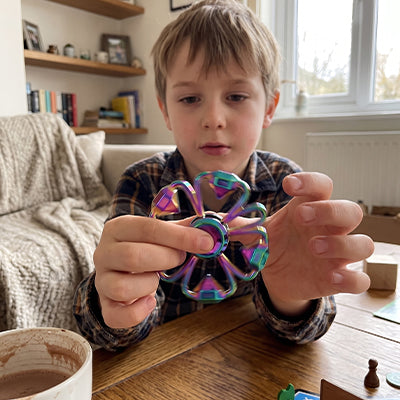 Hand spinner en METAL irisé pour enfants diamants