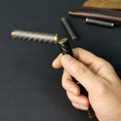 Jouet anti stress carbone bâton magnétique 